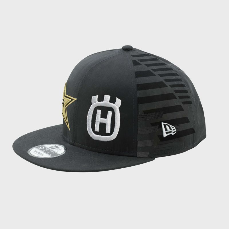 Casquette Husqvarna X Rockstar "Replica Team Flat Cap" (2024)