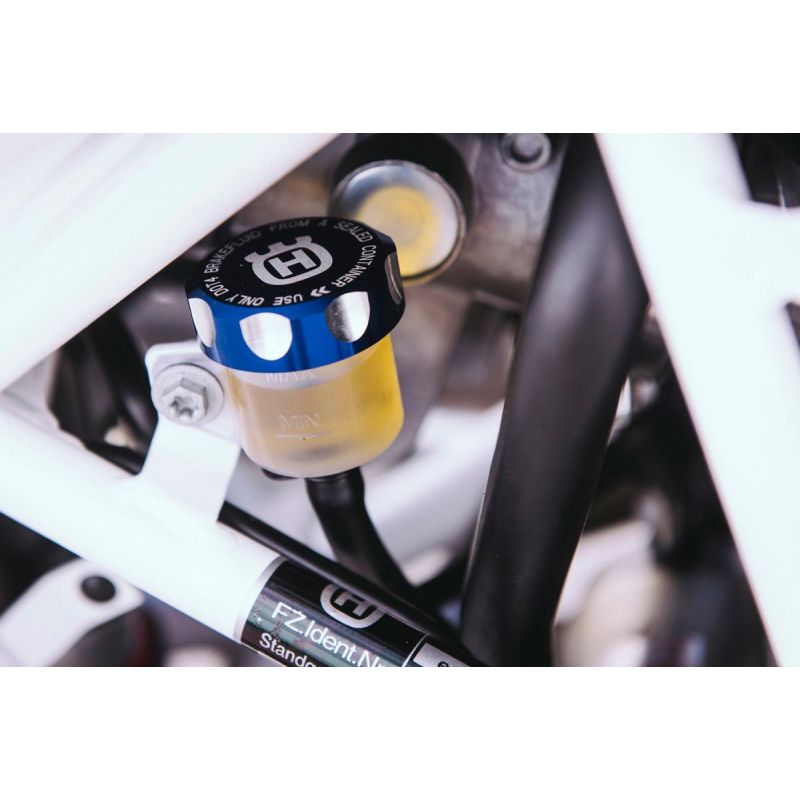 Couvercle de maitre cylindre de frein Arrière anodisé bleu pour 701 SM / ENDURO (16-24) HUSQVARNA