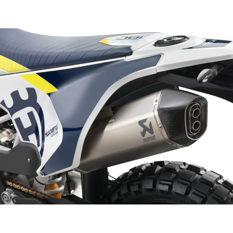 Silencieux Akrapovič « Slip-on Line » Titane pour Husqvarna 701 Supermoto et Enduro (2016) AKRAPOVIC