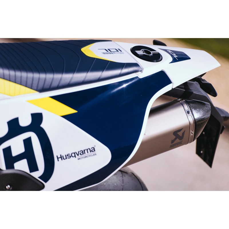 Silencieux Akrapovič « Slip-on Line » Titane pour Husqvarna 701 Supermoto et Enduro (2016) AKRAPOVIC