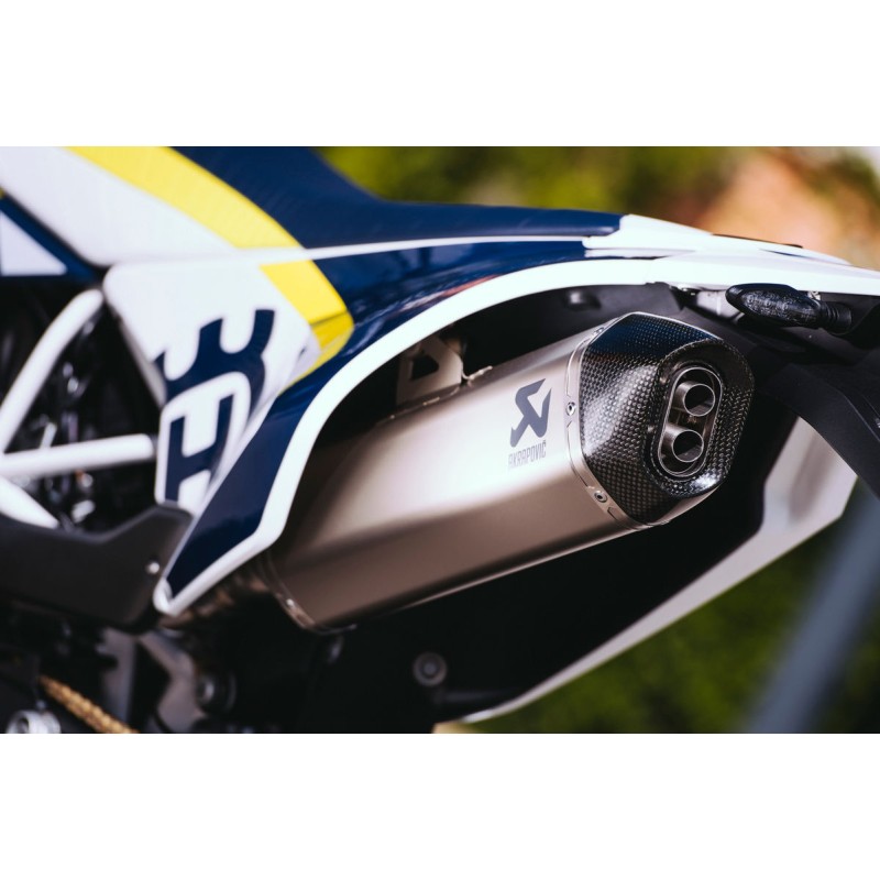 Silencieux Akrapovič « Slip-on Line » Titane pour Husqvarna 701 Supermoto et Enduro (2016) AKRAPOVIC