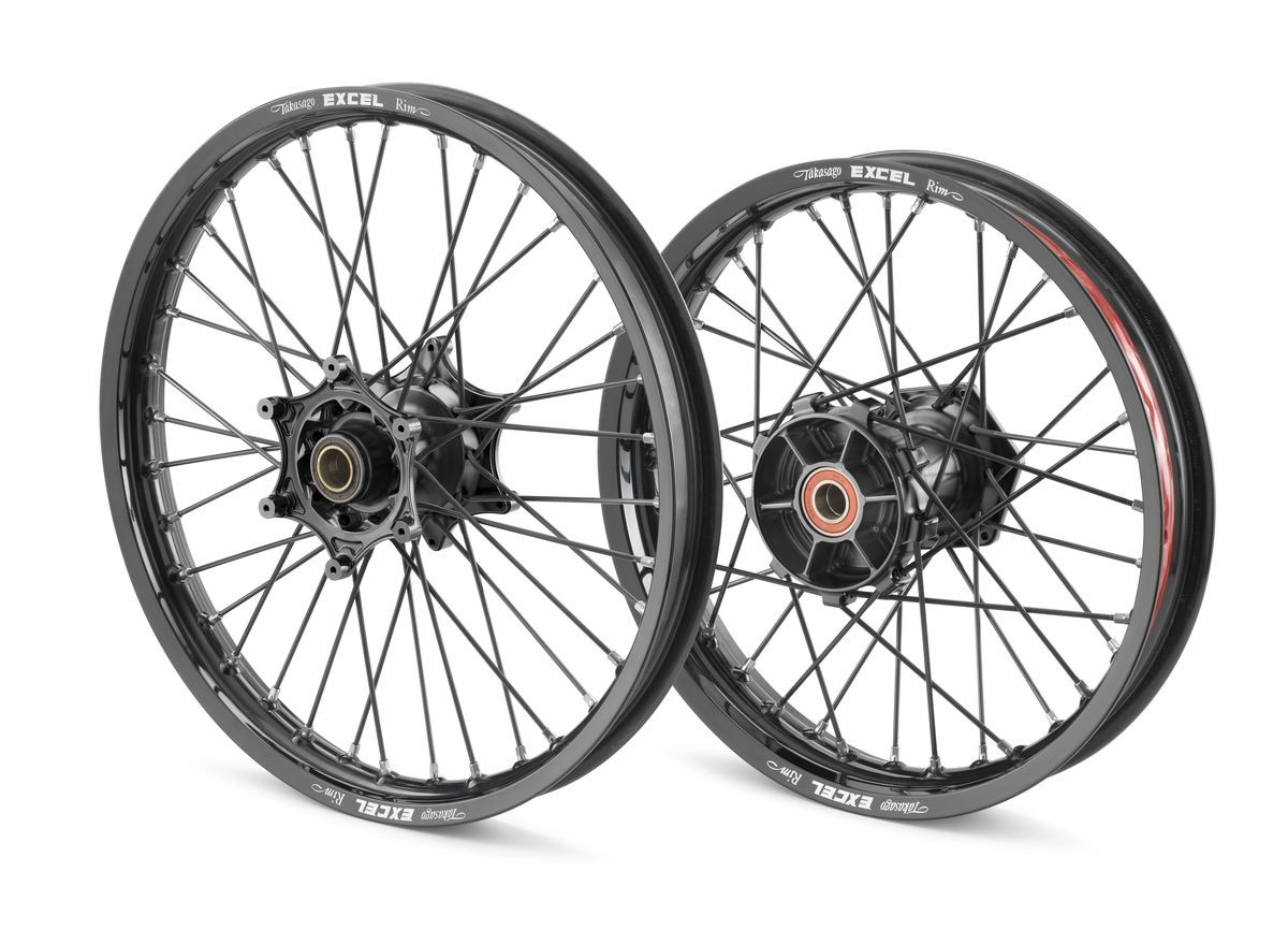 Carson 500900188 1:10 Jeu de Roues(4) Classic-des.Noir - Accessoires pour modèles réduits, pièces détachées, Tuning, pneus, Jeu de pneus Carson 500900188 1:10 Jeu de Roues(4) Classic-des.Noir - Accessoires pour modèles réduits, pièces détachées, Tuning, pneus, Jeu de pneus