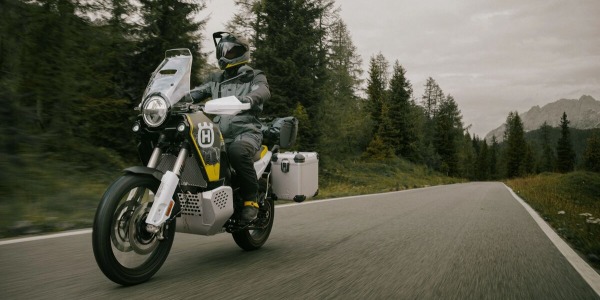 Technologie embarquée : L’innovation discrète de Husqvarna moto